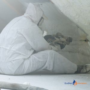 5 Benefits of Choosing Spray Foam Insulation Over Fibreglass